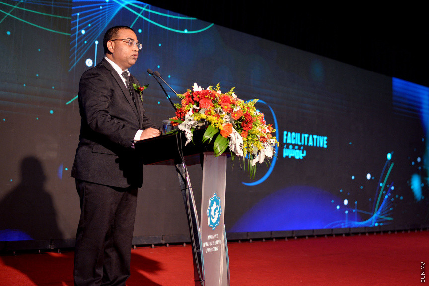 އޮގަސްޓް 2، 2019: މޯލްޑިވްސް އިންލެންޑް ރެވެނިއު އޮތޯރިޓީ (މީރާ)އަށް 9 އަހަރު ފުރުމުގެ މުނާސަބަތުގައި ދަރުބާރުގޭގައި ބޭއްވި ޖަލްސާގެ ތެރެއިން: މި ޖަލްސާގައި އެންމެ ގިނައިން ޓެކްސް ދެއްކި 17 ފަރާތަށް ވަނީ އެވޯޑު ދީފައި -- ސަން ފޮޓޯ/ ފަޔާޒު މޫސާ