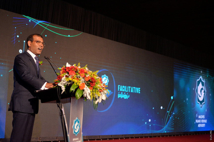 އޮގަސްޓް 2، 2019: މޯލްޑިވްސް އިންލެންޑް ރެވެނިއު އޮތޯރިޓީ (މީރާ)އަށް 9 އަހަރު ފުރުމުގެ މުނާސަބަތުގައި ދަރުބާރުގޭގައި ބޭއްވި ޖަލްސާގެ ތެރެއިން: މި ޖަލްސާގައި އެންމެ ގިނައިން ޓެކްސް ދެއްކި 17 ފަރާތަށް ވަނީ އެވޯޑު ދީފައި -- ސަން ފޮޓޯ/ ފަޔާޒު މޫސާ