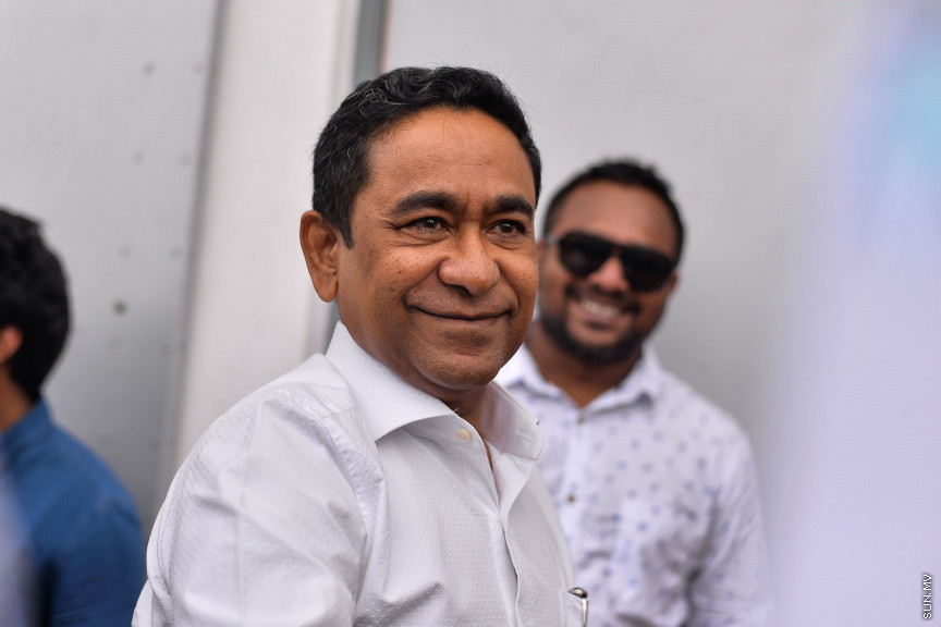 އޮގަސްޓް 4، 2019: ކުރީގެ ރަައީސް އަބްދުﷲ ޔާމީންގެ މައްޗަށް އުފުލާފައިވާ މަނީލޯންޑްރިންގެ ދައުވާގެ ޝަރީއަތުގެ ދެވަނަ އަޑުއެހުން ބޭއްވުން: ޝަރީއަތާ ދިމާކޮއް ކްރިމިނަލް ކޯޓް ސަރަހައްދަށް ޕީޕީއެމް/ޕީއެންސީ މެމްބަރުން ވަނީ އެއްވެފައި -- ސަން ފޮޓޯ/ ފަޔާޒު މޫސާ
