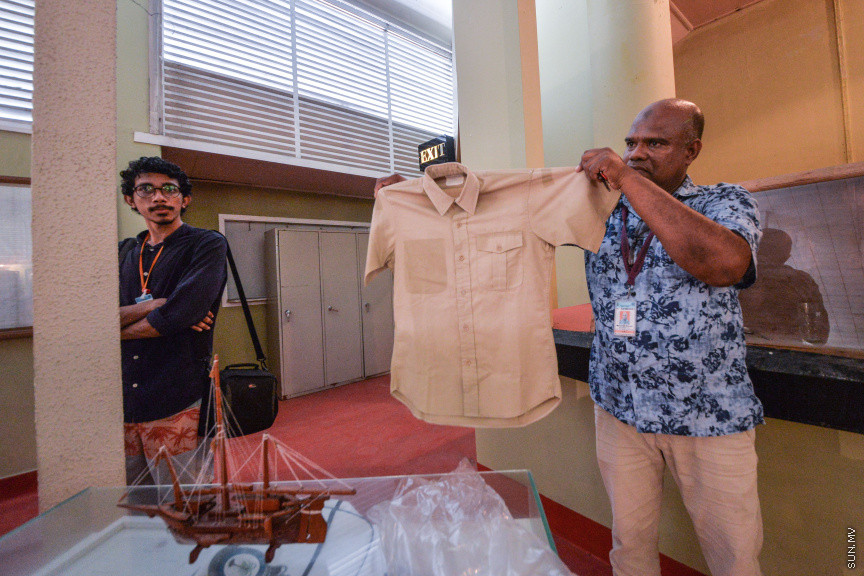އައްޑޫގައި އިނގިރޭސީން އުޅުނު އިރު ފިލްމު ބެލުމަށް ގަމުގައި ހެދި އެސްޓްރާ ސިނަމާ: މިހާރު އެތަނުގައި ހުންނަނީ އާރުއޭއެފް ޒަމާނުގެ ފޮޓޯތަކާއި އޭރުގައި ބޭނުންކުރި ބައެއް ތަކެތި ދައްކާލަން ބަހައްޓާފައި -- ސަން ފޮޓޯ/ ފަޔާޒު މޫސާ