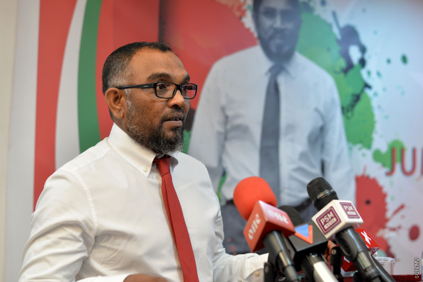 އޮގަސްޓް 26، 2019: ޕީޕީއެމް އަދި ޕީއެންސީގެ ކުރީގެ މަޖިލިސް މެމްބަރުނާއި، ޔާމީން ސަރުކާރުގެ މިނިސްޓަރުން ޖުމްހޫރީ ޕާޓީއާއި ގުޅުން -- ސަން ފޮޓޯ/ ފަޔާޒު މޫސާ
