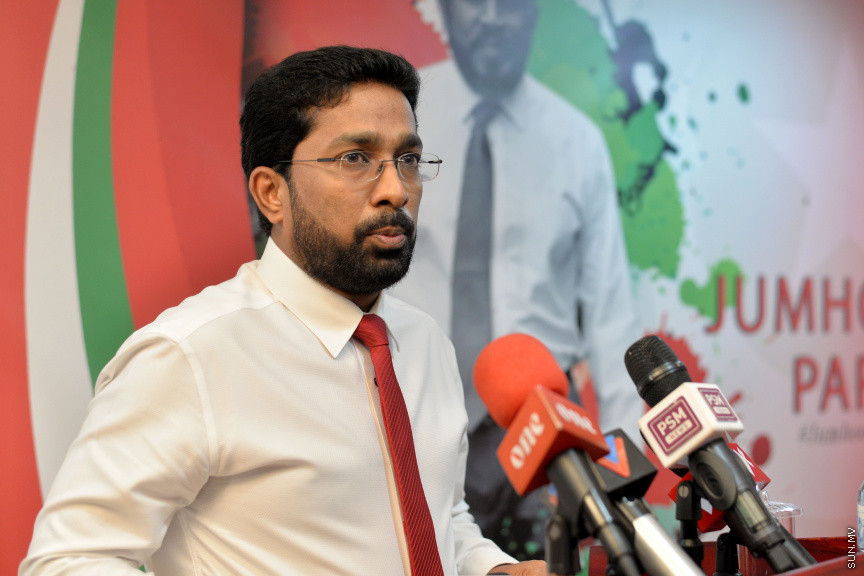 އޮގަސްޓް 26، 2019: ޕީޕީއެމް އަދި ޕީއެންސީގެ ކުރީގެ މަޖިލިސް މެމްބަރުނާއި، ޔާމީން ސަރުކާރުގެ މިނިސްޓަރުން ޖުމްހޫރީ ޕާޓީއާއި ގުޅުން -- ސަން ފޮޓޯ/ ފަޔާޒު މޫސާ