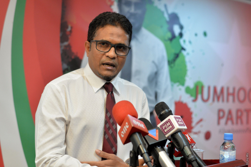 އޮގަސްޓް 26، 2019: ޕީޕީއެމް އަދި ޕީއެންސީގެ ކުރީގެ މަޖިލިސް މެމްބަރުނާއި، ޔާމީން ސަރުކާރުގެ މިނިސްޓަރުން ޖުމްހޫރީ ޕާޓީއާއި ގުޅުން -- ސަން ފޮޓޯ/ ފަޔާޒު މޫސާ