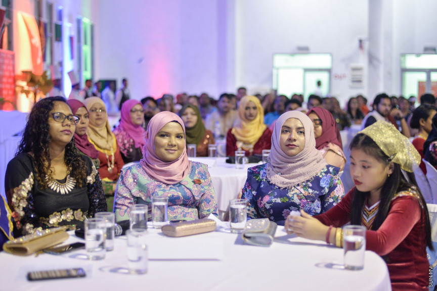 އޮގަސްޓް 28، 2019: ރީޖަނަލް އެލަޔަންސް ފޯ ފޯސްޓަރިން ޔޫތު (ރަފީ) އާއި ޔޫތު މިނިސްޓްރީ ގުޅިގެން އިންތިޒާމްކުރާ ގްލޯބަލް ޔޫތު ޕީސް އެމްބެސެޑާސް ޕްރޮގްރާމް (ޖީވައިޕީއޭ) ޓްރެއިނިން ޕްރޮގްރާމް ރާއްޖޭގައި ފެށުމަށް އެމްއެންޔޫ ހޯލްގައި ބޭއްވި ރަސްމިއޔާތުގެ ތެރެއިން -- ސަން ފޮޓޯ/ ފަޔާޒު މޫސާ