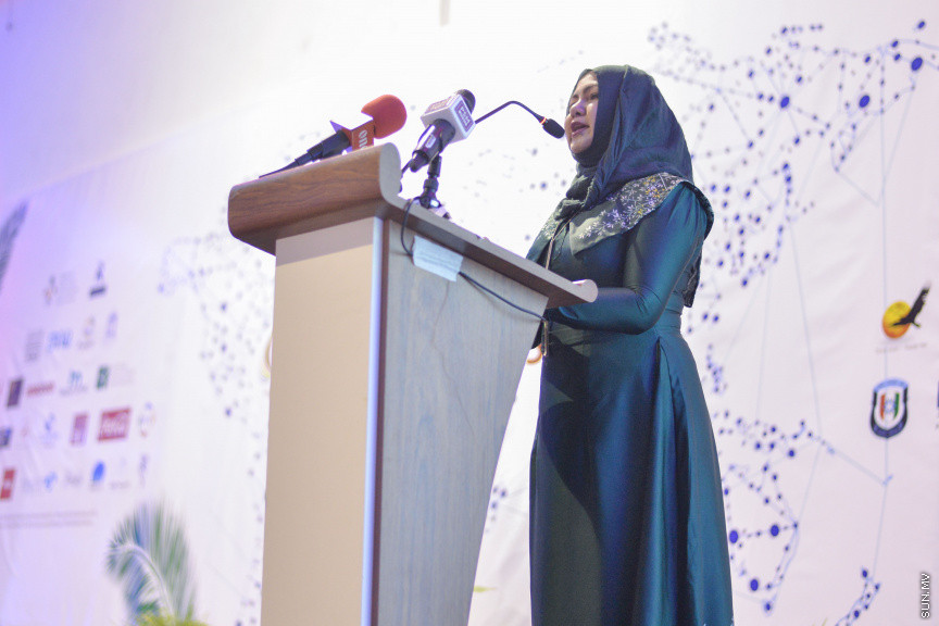 އޮގަސްޓް 28، 2019: ރީޖަނަލް އެލަޔަންސް ފޯ ފޯސްޓަރިން ޔޫތު (ރަފީ) އާއި ޔޫތު މިނިސްޓްރީ ގުޅިގެން އިންތިޒާމްކުރާ ގްލޯބަލް ޔޫތު ޕީސް އެމްބެސެޑާސް ޕްރޮގްރާމް (ޖީވައިޕީއޭ) ޓްރެއިނިން ޕްރޮގްރާމް ރާއްޖޭގައި ފެށުމަށް އެމްއެންޔޫ ހޯލްގައި ބޭއްވި ރަސްމިއޔާތުގެ ތެރެއިން -- ސަން ފޮޓޯ/ ފަޔާޒު މޫސާ