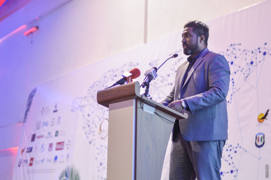 އޮގަސްޓް 28، 2019: ރީޖަނަލް އެލަޔަންސް ފޯ ފޯސްޓަރިން ޔޫތު (ރަފީ) އާއި ޔޫތު މިނިސްޓްރީ ގުޅިގެން އިންތިޒާމްކުރާ ގްލޯބަލް ޔޫތު ޕީސް އެމްބެސެޑާސް ޕްރޮގްރާމް (ޖީވައިޕީއޭ) ޓްރެއިނިން ޕްރޮގްރާމް ރާއްޖޭގައި ފެށުމަށް އެމްއެންޔޫ ހޯލްގައި ބޭއްވި ރަސްމިއޔާތުގެ ތެރެއިން -- ސަން ފޮޓޯ/ ފަޔާޒު މޫސާ
