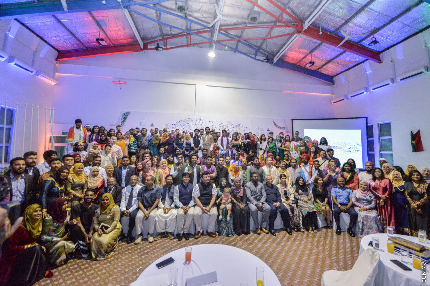 އޮގަސްޓް 28، 2019: ރީޖަނަލް އެލަޔަންސް ފޯ ފޯސްޓަރިން ޔޫތު (ރަފީ) އާއި ޔޫތު މިނިސްޓްރީ ގުޅިގެން އިންތިޒާމްކުރާ ގްލޯބަލް ޔޫތު ޕީސް އެމްބެސެޑާސް ޕްރޮގްރާމް (ޖީވައިޕީއޭ) ޓްރެއިނިން ޕްރޮގްރާމް ރާއްޖޭގައި ފެށުމަށް އެމްއެންޔޫ ހޯލްގައި ބޭއްވި ރަސްމިއޔާތުގެ ތެރެއިން -- ސަން ފޮޓޯ/ ފަޔާޒު މޫސާ