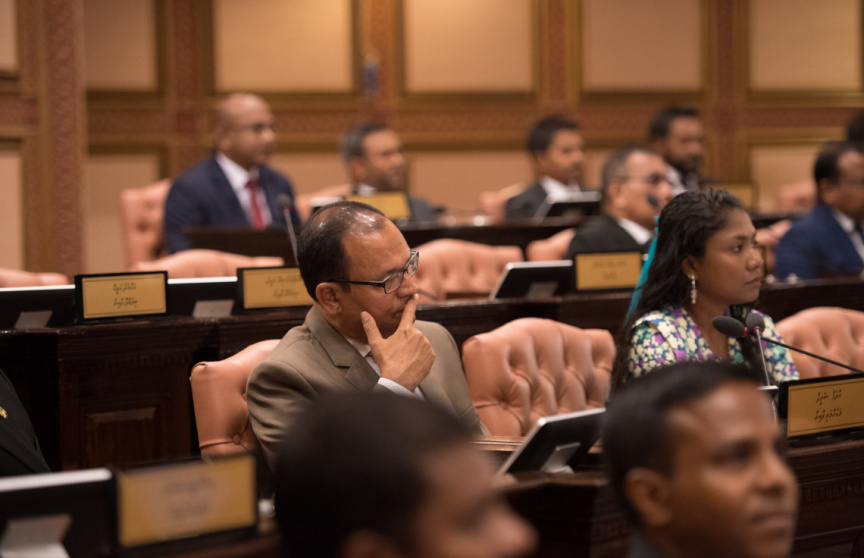 ސެޕްޓެމްބަރ 3، 2019: ސްރީލަންކާގެ ބޮޑުވަޒީރު ރަނިލް ވިކްރަމަސިންގހާ ރައްޔިތުންގެ މަޖިލީހުގައި ތަޤްރީރުކުރެއްވުން -- ފޮޓޯ/ މަޖިލިސް