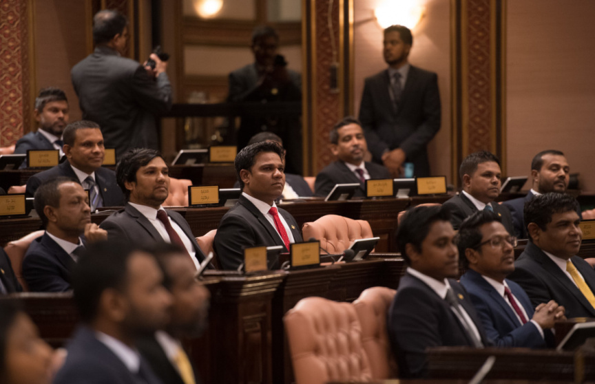 ސެޕްޓެމްބަރ 3، 2019: ސްރީލަންކާގެ ބޮޑުވަޒީރު ރަނިލް ވިކްރަމަސިންގހާ ރައްޔިތުންގެ މަޖިލީހުގައި ތަޤްރީރުކުރެއްވުން -- ފޮޓޯ/ މަޖިލިސް