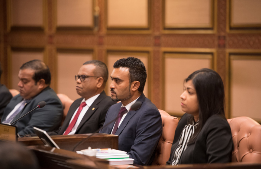 ސެޕްޓެމްބަރ 3، 2019: ސްރީލަންކާގެ ބޮޑުވަޒީރު ރަނިލް ވިކްރަމަސިންގހާ ރައްޔިތުންގެ މަޖިލީހުގައި ތަޤްރީރުކުރެއްވުން -- ފޮޓޯ/ މަޖިލިސް