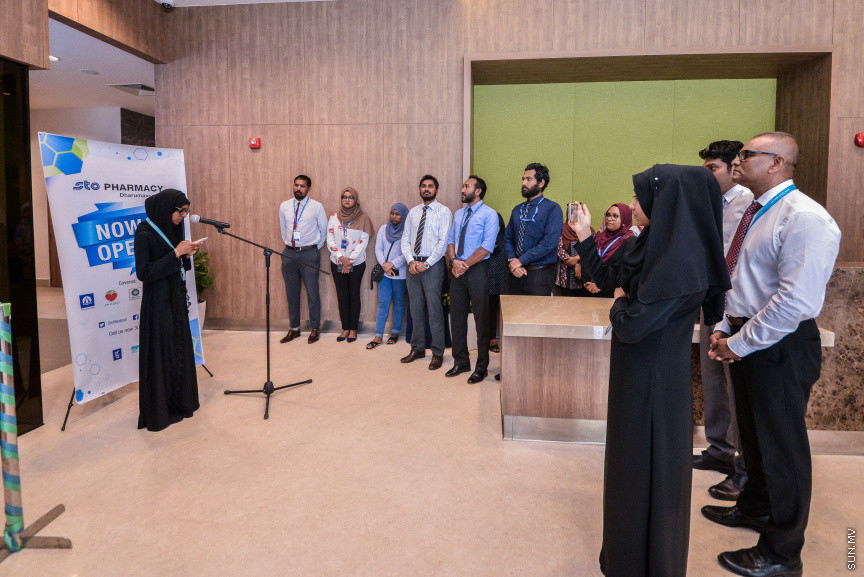 ސެޕްޓެމްބަރ 4، 2019: ދަރުމަވަންތަ ކޮމްޕްލެކްސްގައި އެސްޓީއޯއިން އަލަށް ހުޅުވި ބޭސްފިހާރަ ހުޅުވުމަށް ބޭއްވި ރަސްމިއްޔާތުގެ ތެރެއިން -- ސަން ފޮޓޯ/ ފަޔާޒު މޫސާ