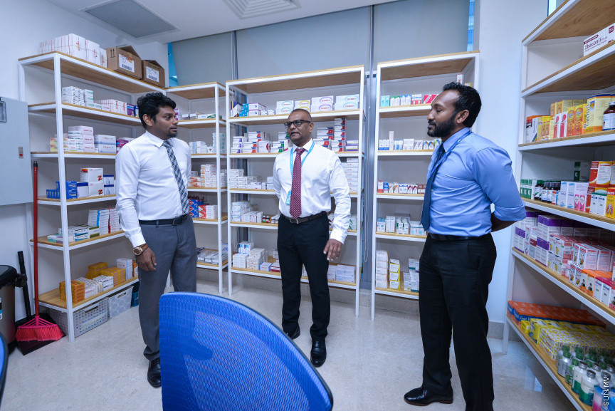 ސެޕްޓެމްބަރ 4، 2019: ދަރުމަވަންތަ ކޮމްޕްލެކްސްގައި އެސްޓީއޯއިން އަލަށް ހުޅުވި ބޭސްފިހާރަ ހުޅުވުމަށް ބޭއްވި ރަސްމިއްޔާތުގެ ތެރެއިން -- ސަން ފޮޓޯ/ ފަޔާޒު މޫސާ