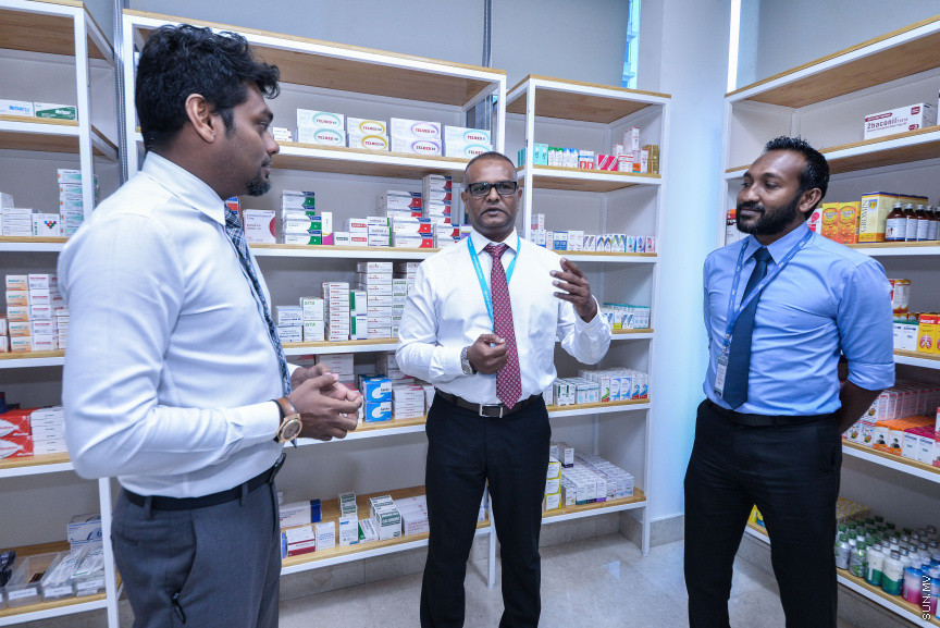 ސެޕްޓެމްބަރ 4، 2019: ދަރުމަވަންތަ ކޮމްޕްލެކްސްގައި އެސްޓީއޯއިން އަލަށް ހުޅުވި ބޭސްފިހާރަ ހުޅުވުމަށް ބޭއްވި ރަސްމިއްޔާތުގެ ތެރެއިން -- ސަން ފޮޓޯ/ ފަޔާޒު މޫސާ