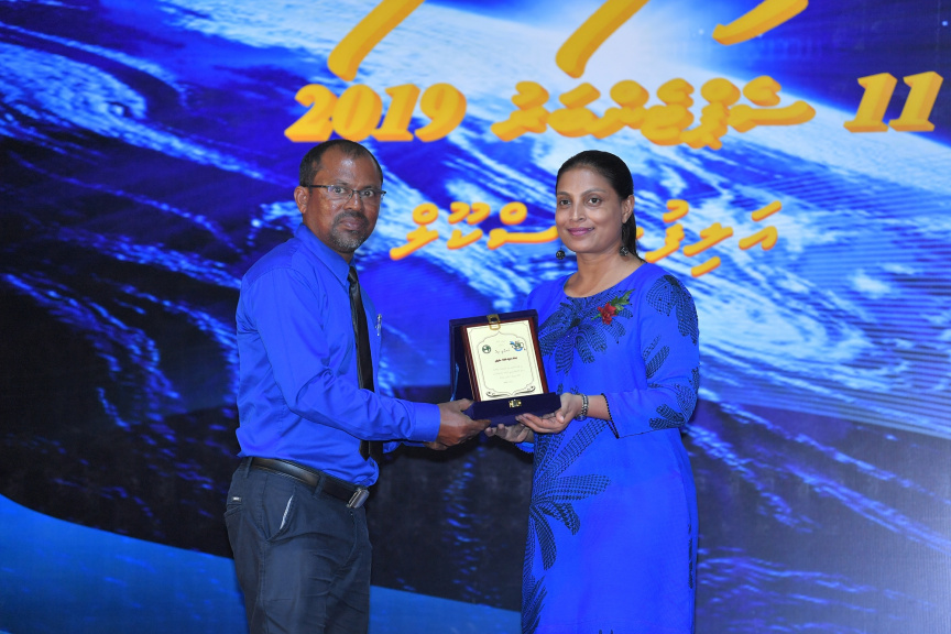 ރ. އަލިފުށީ ސްކޫލަށް 50 އަހަރު ފުރުމުގެ ރަންޔޫބީލް ފާހަގަކުރުމުގެ ޖަލްސާ ތެރެއިން--- ފޮޓޯ / ރައީސް އޮފީސް