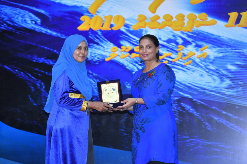 ރ. އަލިފުށީ ސްކޫލަށް 50 އަހަރު ފުރުމުގެ ރަންޔޫބީލް ފާހަގަކުރުމުގެ ޖަލްސާ ތެރެއިން--- ފޮޓޯ / ރައީސް އޮފީސް