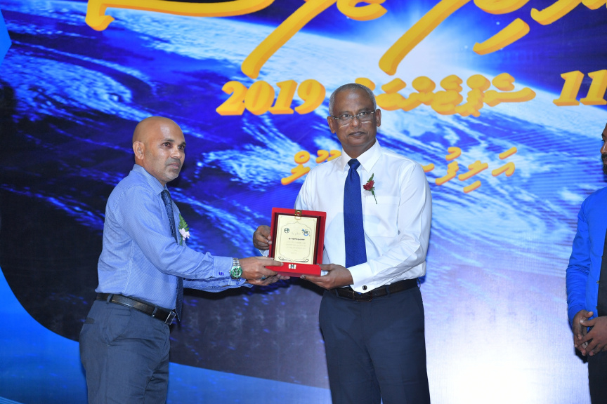 ރ. އަލިފުށީ ސްކޫލަށް 50 އަހަރު ފުރުމުގެ ރަންޔޫބީލް ފާހަގަކުރުމުގެ ޖަލްސާ ތެރެއިން--- ފޮޓޯ / ރައީސް އޮފީސް