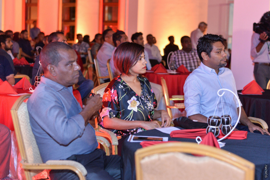 ސެޕްޓެމްބަރ 16، 2019: "ފަންނު އެކްސްޕޯ 2019" ލޯންޗް ކުރުމުގެ ގޮތުން ނެޝަނަލް އާޓް ގެލަރީގައި ބޭއްވި ރަސްމިއްޔާތުގެ ތެރެއިން -- ސަން ފޮޓޯ/ ފަޔާޒު މޫސާ