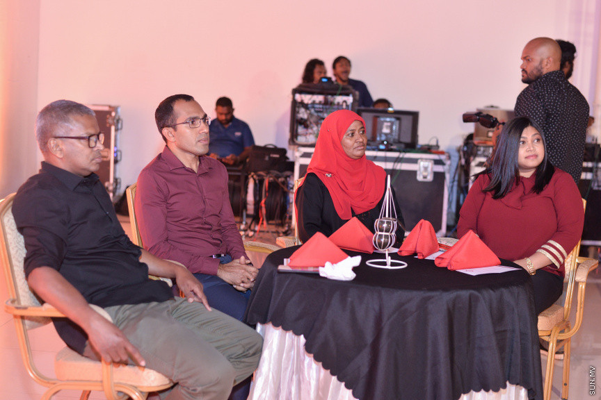 ސެޕްޓެމްބަރ 16، 2019: "ފަންނު އެކްސްޕޯ 2019" ލޯންޗް ކުރުމުގެ ގޮތުން ނެޝަނަލް އާޓް ގެލަރީގައި ބޭއްވި ރަސްމިއްޔާތުގެ ތެރެއިން -- ސަން ފޮޓޯ/ ފަޔާޒު މޫސާ