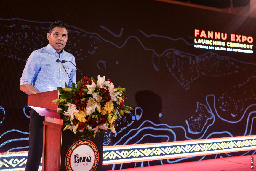 ސެޕްޓެމްބަރ 16، 2019: "ފަންނު އެކްސްޕޯ 2019" ލޯންޗް ކުރުމުގެ ގޮތުން ނެޝަނަލް އާޓް ގެލަރީގައި ބޭއްވި ރަސްމިއްޔާތުގެ ތެރެއިން -- ސަން ފޮޓޯ/ ފަޔާޒު މޫސާ