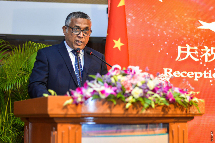 ސެޕްޓެމްބަރ 25، 2019: ޗައިނާގެ 70ވަނަ ގައިމީ ދުވަސް ފާހަގަކުރުމުގެ ގޮތުން ކުރުންބާ ރިސޯޓްގައި ބޭއްވި ހާއްސަ ރަސްމިއްޔާތުގެ ތެރެއިން -- ސަން ފޮޓޯ/ ފަޔާޒު މޫސާ