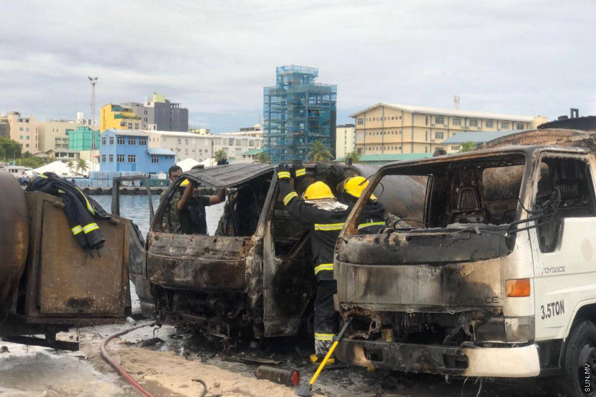 ސެޕްޓެމްބަރ 30، 2019: ޓީޖެޓީ ސަރަހައްދުގައި ހިނގި އަލިފާނުގެ ހާދިސާގެ ތެރެއިން: 3 ތެޔޮ ބައުޒަރާއި ފެރީ ލޯންޗެއް ވަނީ އަނދާފައި، އަދި ހަތް މީހަކު ފިހުނު -- ސަން ފޮޓޯ