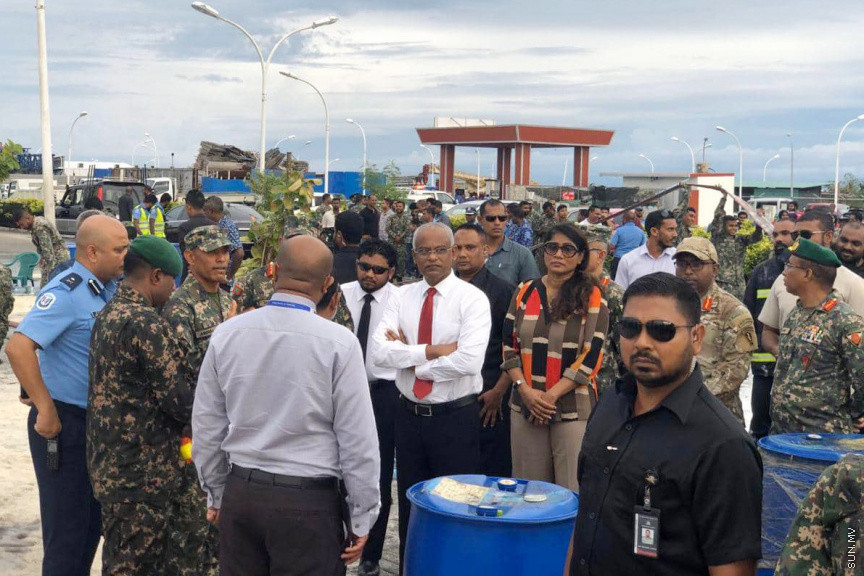 ސެޕްޓެމްބަރ 30، 2019: ޓީޖެޓީ ސަރަހައްދުގައި ހިނގި އަލިފާނުގެ ހާދިސާގެ ތެރެއިން: 3 ތެޔޮ ބައުޒަރާއި ފެރީ ލޯންޗެއް ވަނީ އަނދާފައި، އަދި ހަތް މީހަކު ފިހުނު -- ސަން ފޮޓޯ/ އަބްދުﷲ އަލްޒަމް