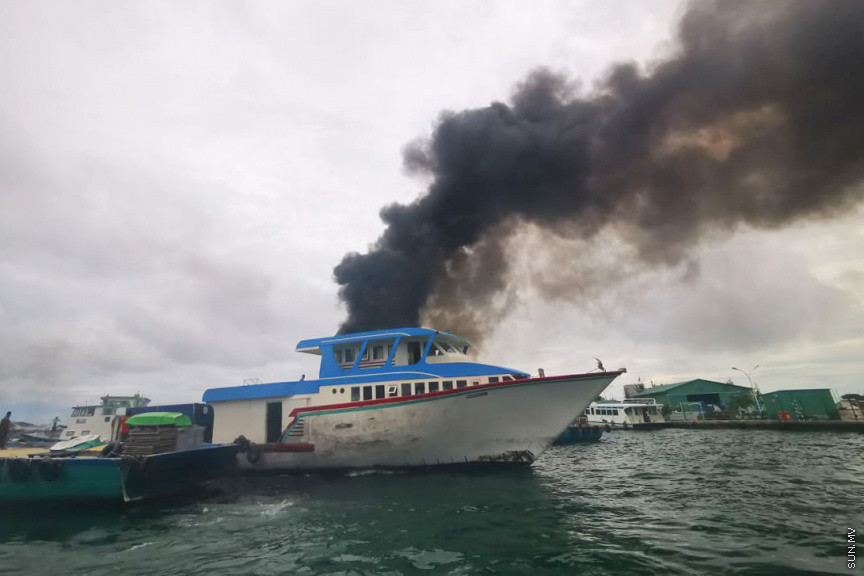 ސެޕްޓެމްބަރ 30، 2019: ޓީޖެޓީ ސަރަހައްދުގައި ހިނގި އަލިފާނުގެ ހާދިސާގެ ތެރެއިން: 3 ތެޔޮ ބައުޒަރާއި ފެރީ ލޯންޗެއް ވަނީ އަނދާފައި، އަދި ހަތް މީހަކު ފިހުނު -- ސަން ފޮޓޯ/ ފަޔާޒު މޫސާ