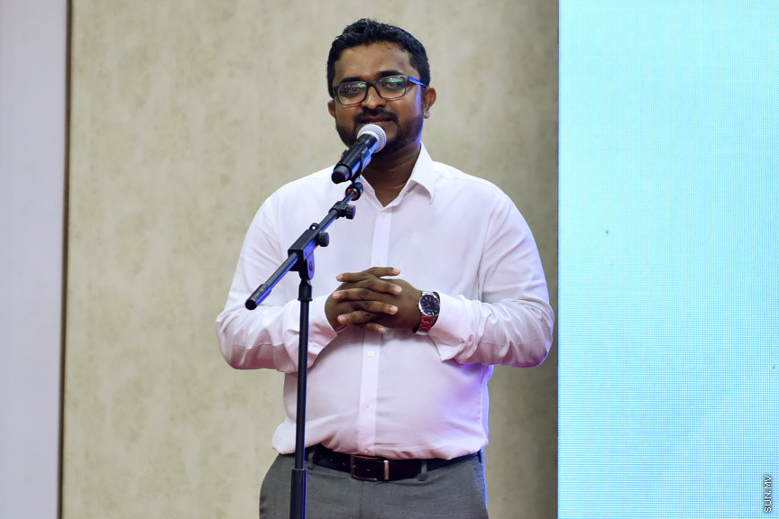 ރާއްޖޭގެ ސިއްހީ ދާއިރާ އިތުރަށް ތަރައްގީކޮށް މައުލޫމާތު ހިއްސާކުރުމަށް ބާއްވަމުން އަންނަ "މޯލްޑިވްސް މެޑިކަލް އެންޑް ހެލްތު އެކްސްޕޯ" މިޔަދު ދަރުބާރުގޭގައި ރަސްމީކޮށް  އިފްތިތާހުކުރުން -- ސަން ފޮޓޯ/ އަހުމަދު އަވްޝަން އިލްޔާސް