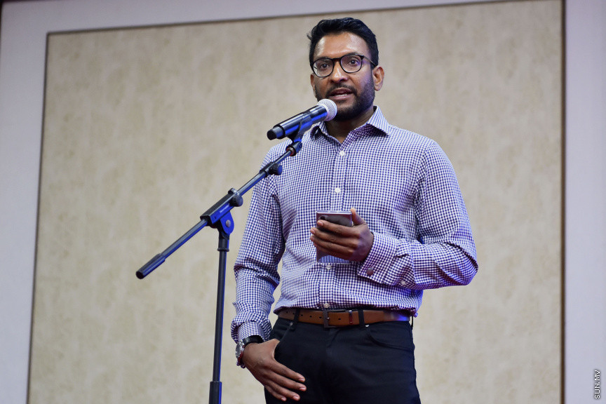 ރާއްޖޭގެ ސިއްހީ ދާއިރާ އިތުރަށް ތަރައްގީކޮށް މައުލޫމާތު ހިއްސާކުރުމަށް ބާއްވަމުން އަންނަ "މޯލްޑިވްސް މެޑިކަލް އެންޑް ހެލްތު އެކްސްޕޯ" މިޔަދު ދަރުބާރުގޭގައި ރަސްމީކޮށް  އިފްތިތާހުކުރުން -- ސަން ފޮޓޯ/ އަހުމަދު އަވްޝަން އިލްޔާސް