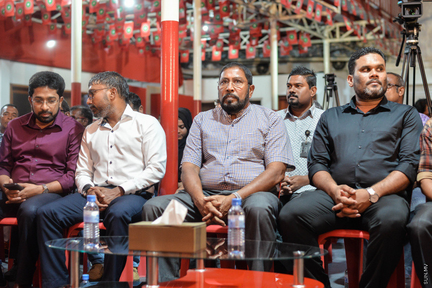 އޮކްޓޫބަރ 23، 2019: ޖުމްހޫރީ ޕާޓީއާއި އަލަށް ގުޅުން މެމްބަރުން ފޯމް ހަވާލުކުރުމަށް ކުނޫޒްގައި ބޭއްވި ރަސްމިއްޔާތުގެ ތެރެއިން -- ސަން ފޮޓޯ/ ފަޔާޒު މޫސާ