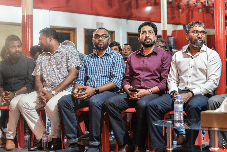އޮކްޓޫބަރ 23، 2019: ޖުމްހޫރީ ޕާޓީއާއި އަލަށް ގުޅުން މެމްބަރުން ފޯމް ހަވާލުކުރުމަށް ކުނޫޒްގައި ބޭއްވި ރަސްމިއްޔާތުގެ ތެރެއިން -- ސަން ފޮޓޯ/ ފަޔާޒު މޫސާ