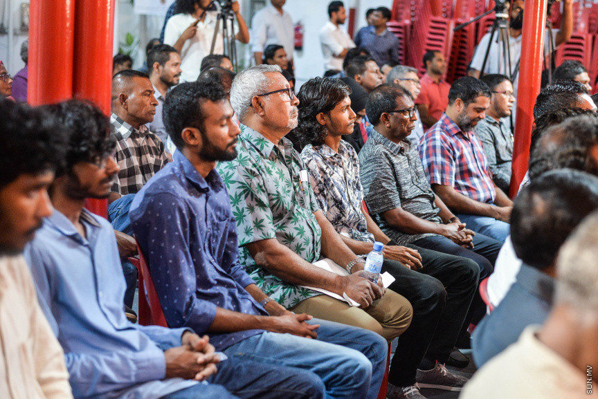 އޮކްޓޫބަރ 23، 2019: ޖުމްހޫރީ ޕާޓީއާއި އަލަށް ގުޅުން މެމްބަރުން ފޯމް ހަވާލުކުރުމަށް ކުނޫޒްގައި ބޭއްވި ރަސްމިއްޔާތުގެ ތެރެއިން -- ސަން ފޮޓޯ/ ފަޔާޒު މޫސާ