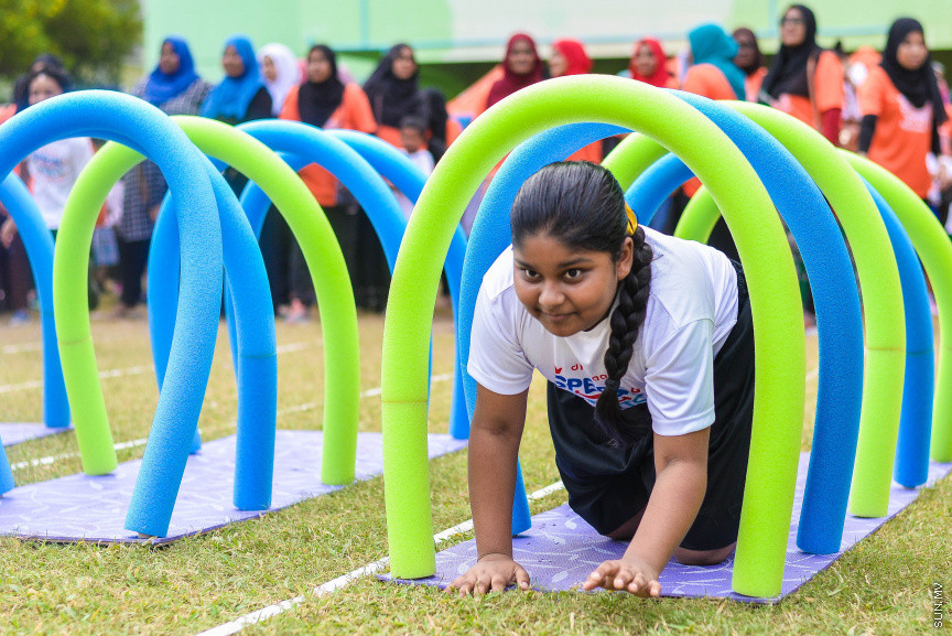 އޮކްޓޫބަރ 23، 2019: ހާއްސަ އެހީއަށް ބޭނުންވާ ކުދިންނަށް ހާއްސަކޮއްގެން ދިރާގުން ކުރިއަށް ގެންދާ "ދިރާގު ސްޕެޝަލް ސްޕޯޓްސް ފެސްޓިވަލް"ގެ ތެރެއިން -- ސަން ފޮޓޯ/ ފަޔާޒް މޫސާ