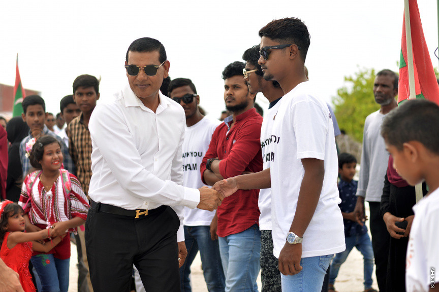 ސަން ސިޔާމް ކެއާގެ ޗެއާމަން އަދި ރައްޔިތުން މަޖިލީހުގެ މީދޫ ދާއިރާގެ މެމްބަރު އަހުމަދު ސިޔާމް މުހައްމަދު ދ. މީދޫގައި އަޅުއްވައިދެއްވި ޓާފް ދަނޑު ކުލަގަދަ ރަސްމިއްޔާތަކާއެކު ހުޅުވުން -- ސަން ފޮޓޯ/ އަހުމަދު އަވްޝަން އިލްޔާސް