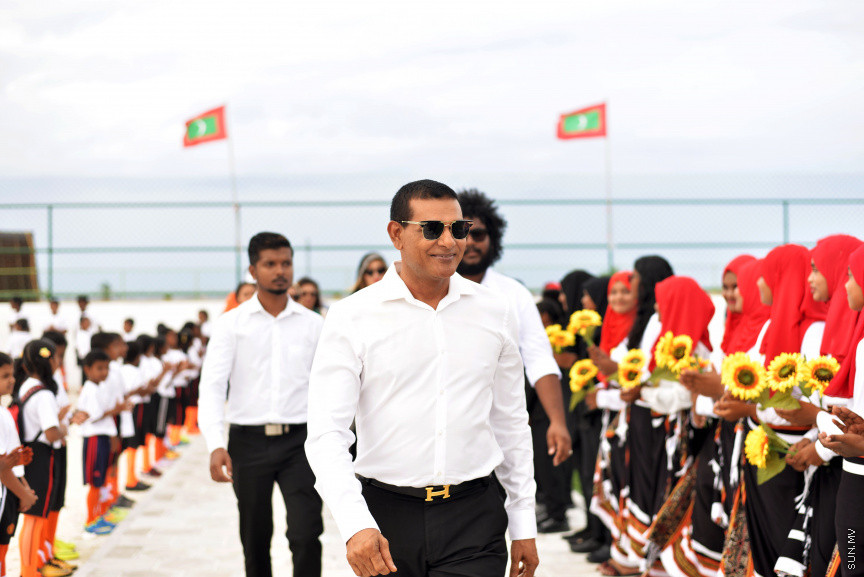 ސަން ސިޔާމް ކެއާގެ ޗެއާމަން އަދި ރައްޔިތުން މަޖިލީހުގެ މީދޫ ދާއިރާގެ މެމްބަރު އަހުމަދު ސިޔާމް މުހައްމަދު ދ. މީދޫގައި އަޅުއްވައިދެއްވި ޓާފް ދަނޑު ކުލަގަދަ ރަސްމިއްޔާތަކާއެކު ހުޅުވުން -- ސަން ފޮޓޯ/ އަހުމަދު އަވްޝަން އިލްޔާސް
