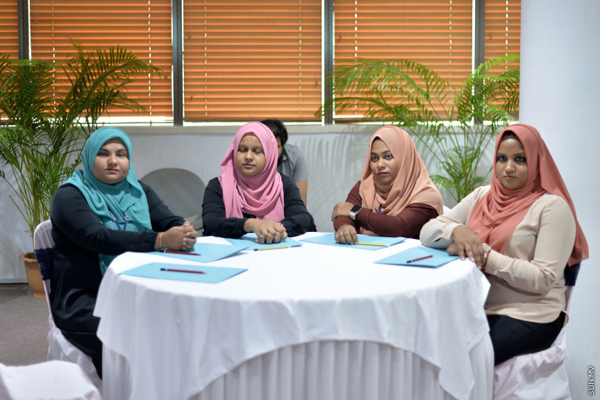 އޮކްޓޫބަރ 28، 2019: ސްޓެލްކޯގެ މުވައްޒަފުން ކަސްޓަމާ ސާވިސްއަށް އަހުލުވެރިކުރުވުމަށް ފެށި ޓްރެއިނިން ޕްރޮގްރާމް ފެށުމުގެ ރަސްމިއްޔާތުގެ ތެރެއިން -- ސަން ފޮޓޯ/ ފަޔާޒު މޫސާ