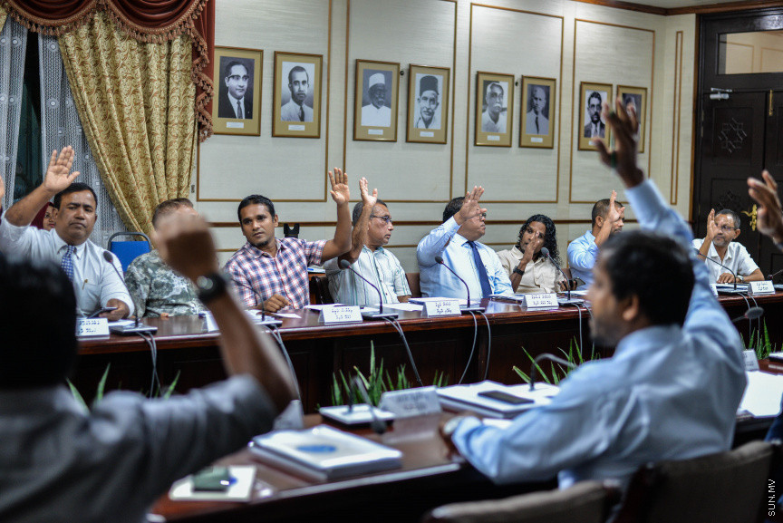 ނޮވެމްބަރ 5، 2019: އަންނަ އަހަރަ(2020)އަށް ލަފާކުރާ ދައުލަތުގެ ބެޖެޓު ދިރާސާކުރާ ރައްޔިތުން މަޖިލީހުގެ ކޮމިޓީގެ ބައްދަލުވުމުގެ ތެރެއިން -- ސަން ފޮޓޯ/ ފަޔާޒު މޫސާ