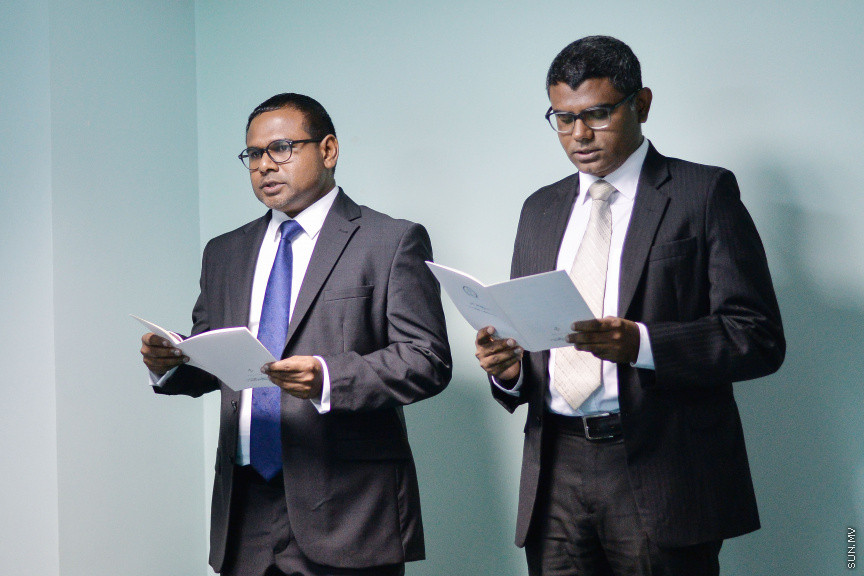 ނޮވެމްބަރ 7، 2019: ހައިކޯޓުގެ އަލަށް އައްޔަން ކުރެއްވި ދެ ފަނޑިޔާރުން ހުވާ ކުރުމަށް ޖޭއެސްސީގައި ބޭއްވި ރަސްމިއްޔާތުގެ ތެރެއިން -- ސަން ފޮޓޯ/ ފަޔާޒު މޫސާ