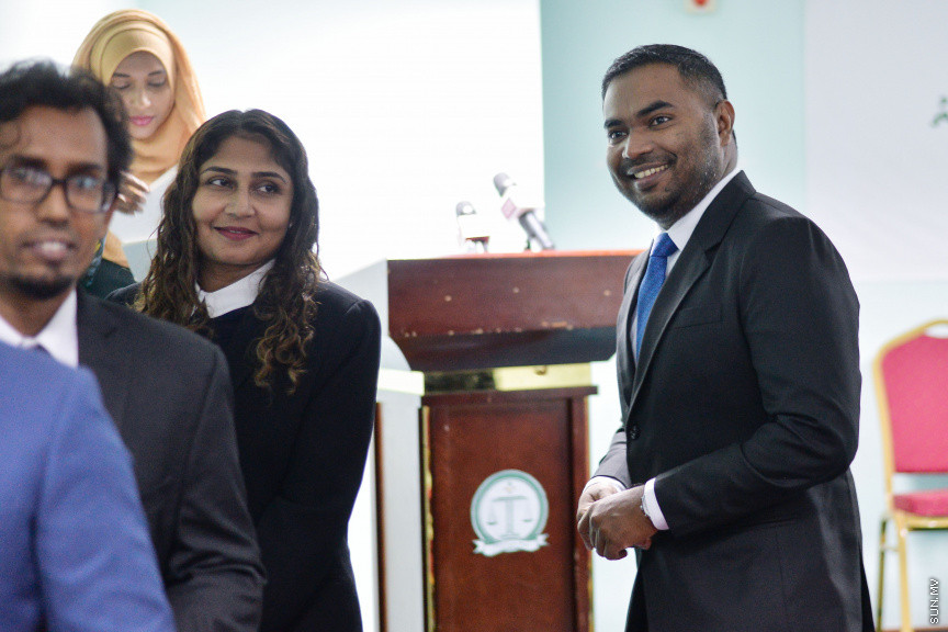 ނޮވެމްބަރ 7، 2019: ހައިކޯޓުގެ އަލަށް އައްޔަން ކުރެއްވި ދެ ފަނޑިޔާރުން ހުވާ ކުރުމަށް ޖޭއެސްސީގައި ބޭއްވި ރަސްމިއްޔާތުގެ ތެރެއިން -- ސަން ފޮޓޯ/ ފަޔާޒު މޫސާ