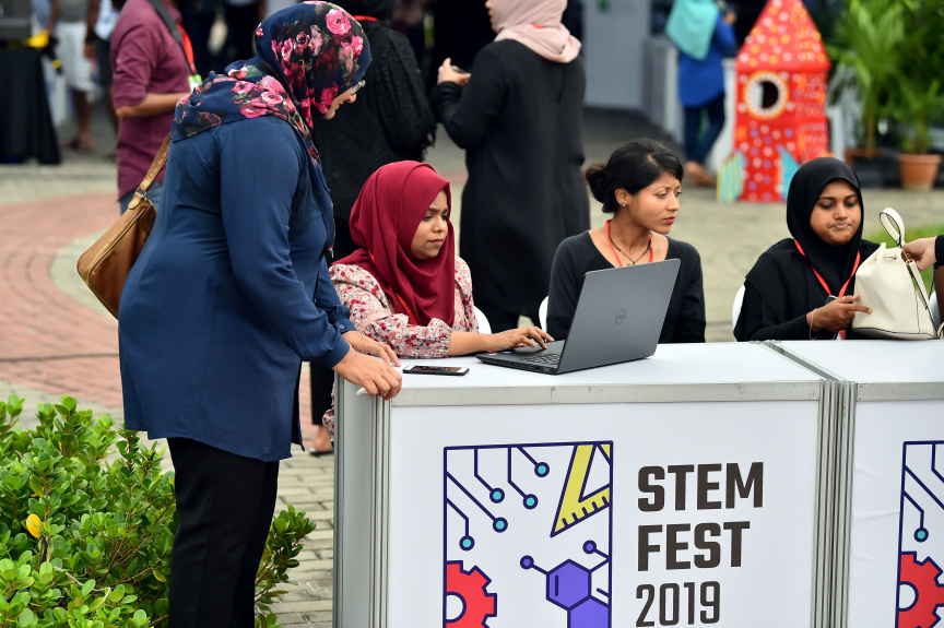 ނޮވެމްބަރ 8، 2019: ވިމެން އިން ޓެކް އިން އިންތިޒާމުކޮށްގެން ބާއްވާ "ސްޓެމް ފެސްޓް 2019"ގެ ތެރެއިން -- ފޮޓޯ/ ރައީސް އޮފީސް