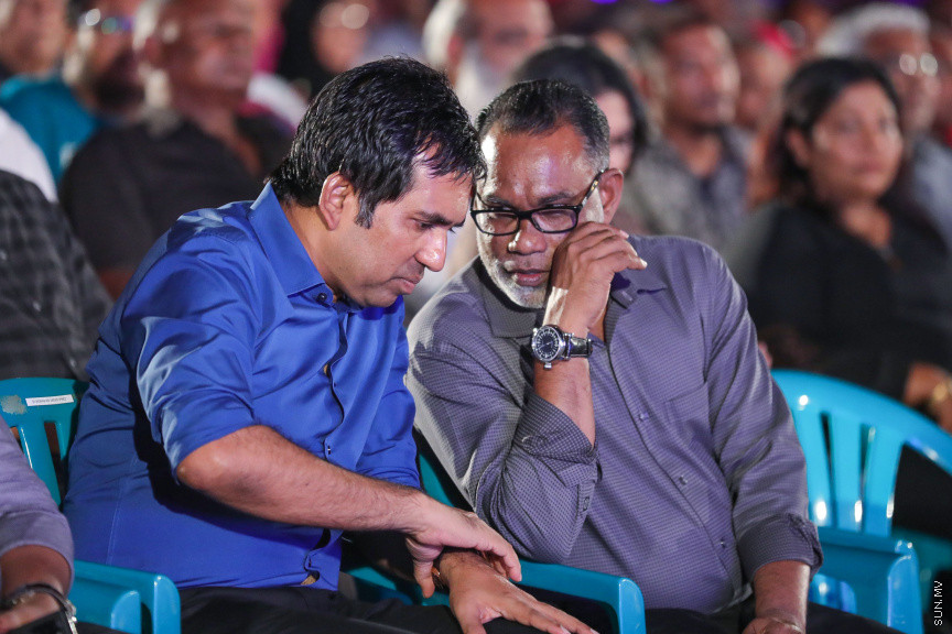 ނޮވެމްބަރ 22، 2019: "ހިބަރު ވަދު" ގެނަމުގައި އިދިކޮޅު ޕީޕީއެމް/ޕީއެންސީން ކާނިވާ ސަރަހައްދުގައި ބޭއްވި ޖަލްސާގެ ތެރެއިން -- ސަން ފޮޓޯ/ ފަޔާޒު މޫސާ