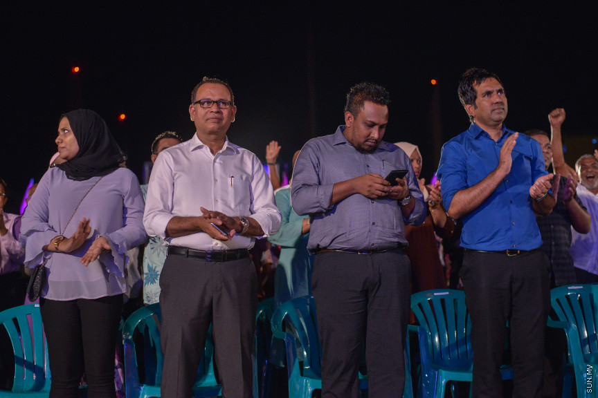 ނޮވެމްބަރ 22، 2019: "ހިބަރު ވަދު" ގެނަމުގައި އިދިކޮޅު ޕީޕީއެމް/ޕީއެންސީން ކާނިވާ ސަރަހައްދުގައި ބޭއްވި ޖަލްސާގެ ތެރެއިން -- ސަން ފޮޓޯ/ ފަޔާޒު މޫސާ