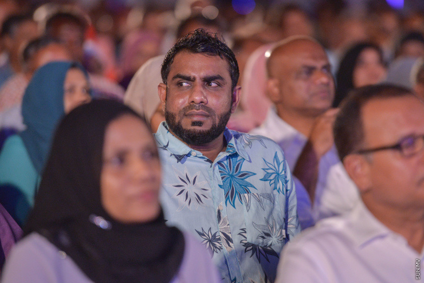 ނޮވެމްބަރ 22، 2019: "ހިބަރު ވަދު" ގެނަމުގައި އިދިކޮޅު ޕީޕީއެމް/ޕީއެންސީން ކާނިވާ ސަރަހައްދުގައި ބޭއްވި ޖަލްސާގެ ތެރެއިން -- ސަން ފޮޓޯ/ ފަޔާޒު މޫސާ