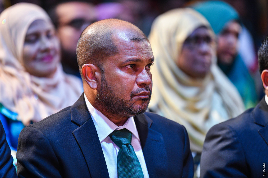 ނޮވެމްބަރ 23، 2019: މޯލްޑިވްސް ރިފޯމް މޫވްމަންޓް (އެމްއާރުއެމް) އުފެއްދުމަށް ބޭއްވި ޖަލްސާގެ ނިމުން ފާހަގަކުރުމަށް ބިލަބޮންގް ހައި އިންޓަނޭޝަނަލް ސްކޫލް ހޯލުގައި ބޭއްވި ޖަލްސާގެ ތެރެއިން: މި ޖަލްސާގައި ރައީސް އިބްރާޙިމް މުހައްމަދު ސޯލިހް ބައިވެރިވެ ވަޑައިގެންނެވި -- ސަން ފަޔާޒު މޫސާ