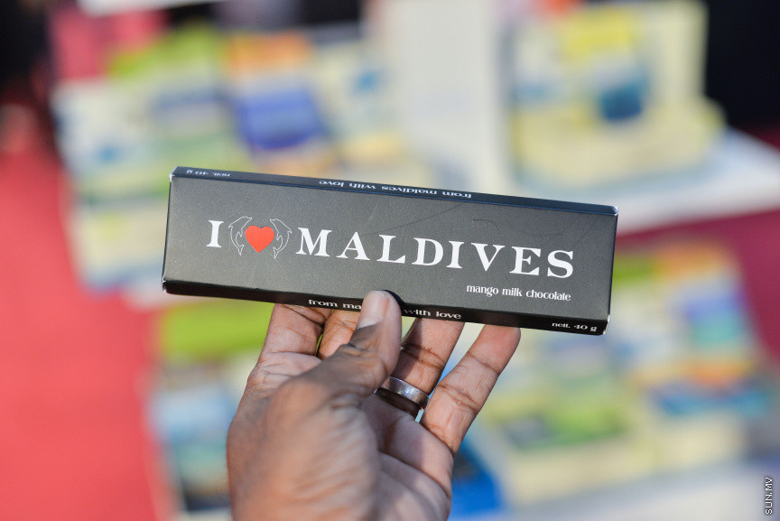 ނޮވެމްބަރ 24، 2019: ދަރުބާރުގޭގައި ކުރިއަށް ދާ "ފަންނު އެކްސްޕޯ 2019"ގެ ތެރެއިން، އެކި ފަނުންގެ ފަންނުވެރިންގެ މަސައްކަތް ދައްކާލުން - ސަން ފޮޓޯ/ ފަޔާޒު މޫސާ 