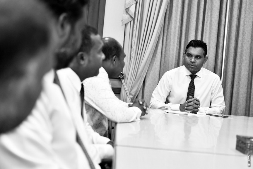 ނޮވެމަބަރ 25، 2019: ރައީސުލްޖުމްހޫރިއްޔާގެ ނައިބު ފައިސަލް ނަސީމް ފ. މަގޫދޫ ކައުންސިލް މެމްބަރުންނާއި ބައްދަލުކުރެއްވުން -- ފޮޓޯ/ ރައީސް އޮﷲފީސް