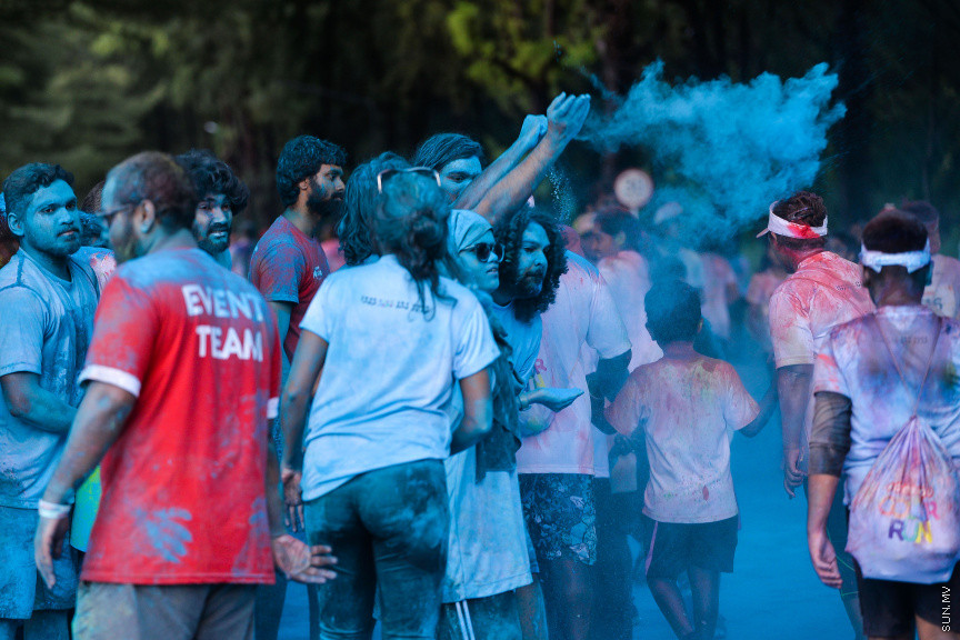 ނޮވެމްބަރ 30، 2019: ރާއްޖޭގެ އެންމެ ކުލަގަދަ ދުވުން، އުރީދޫ ކަލާރަން 2019ގެ ތެރެއިން: އެކި އުމުރުފުރާތަކުން 5،000 އަށްވުރެ ގިނަ ދުވުންތެރިން ވަނީ ބައިވެރިވެފައި -- ސަން ފޮޓޯ: އަހްމަދު އަވްޝަން އިލްޔާސް