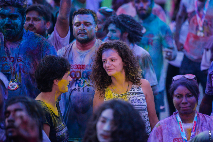 ނޮވެމްބަރ 30، 2019: ރާއްޖޭގެ އެންމެ ކުލަގަދަ ދުވުން، އުރީދޫ ކަލާރަން 2019ގެ ތެރެއިން: އެކި އުމުރުފުރާތަކުން 5،000 އަށްވުރެ ގިނަ ދުވުންތެރިން ވަނީ ބައިވެރިވެފައި -- ސަން ފޮޓޯ: އަހްމަދު އަވްޝަން އިލްޔާސް