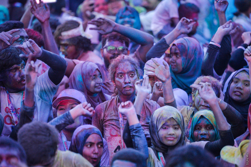 ނޮވެމްބަރ 30، 2019: ރާއްޖޭގެ އެންމެ ކުލަގަދަ ދުވުން، އުރީދޫ ކަލާރަން 2019ގެ ތެރެއިން: އެކި އުމުރުފުރާތަކުން 5،000 އަށްވުރެ ގިނަ ދުވުންތެރިން ވަނީ ބައިވެރިވެފައި -- ސަން ފޮޓޯ: އަހްމަދު އަވްޝަން އިލްޔާސް