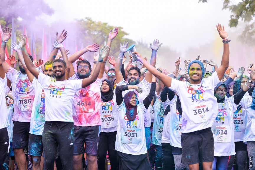 ނޮވެމްބަރ 30، 2019: ރާއްޖޭގެ އެންމެ ކުލަގަދަ ދުވުން، އުރީދޫ ކަލާރަން 2019ގެ ތެރެއިން: އެކި އުމުރުފުރާތަކުން 5،000 އަށްވުރެ ގިނަ ދުވުންތެރިން ވަނީ ބައިވެރިވެފައި -- ސަން ފޮޓޯ: އަހްމަދު އަވްޝަން އިލްޔާސް